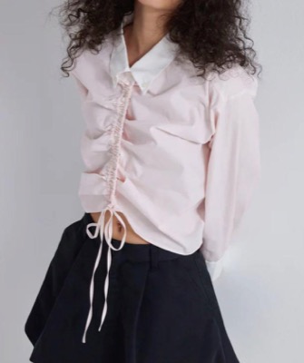 Sea Room lynn（シールーム・リン）ピンクのシャーリングシャツ