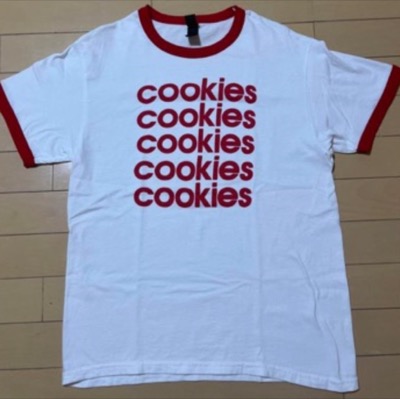 GILDAN（ギルダン）ホワイトxレッドのロゴTシャツ