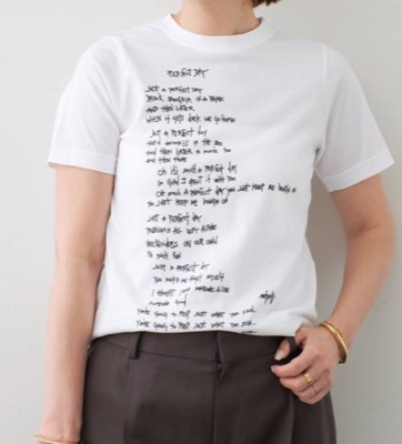 LAMOURS（ラモース）ホワイトのロゴTシャツ