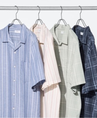 UNIQLO（ユニクロ）ネイビーのチェック柄半袖シャツ