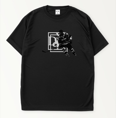 Dr.Y&KブラックのプリントTシャツ
