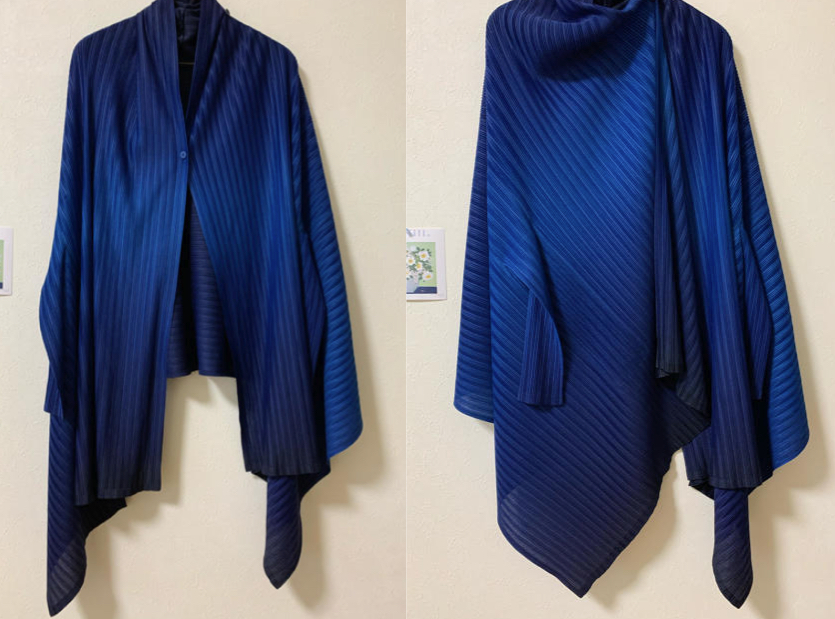 ISSEY MIYAKE  ブルーのプリーツカーディガン