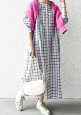 SHIPS any(シップスエニィ)ベージュ系のチェック柄ワンピース