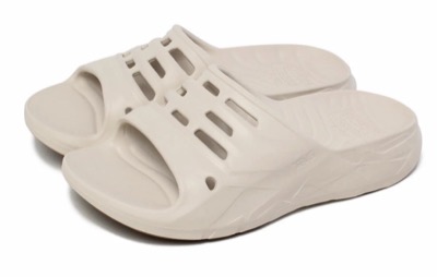 Teva(テバ)ホワイトのサンダル