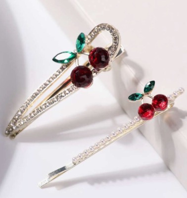 SHEIN(シーン)チェリー&ゴールドのヘアピン