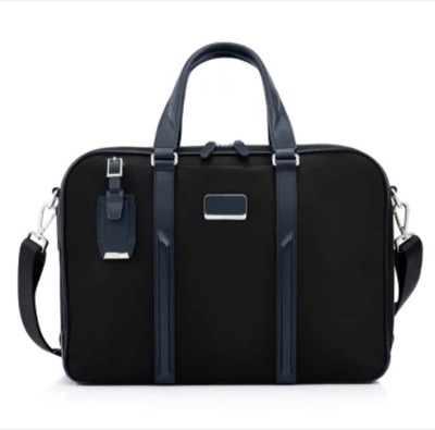 TUMI（トゥミ）ブラックxネイビーのビジネスバッグ