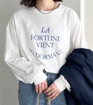 DISCOAT(ディスコート)ホワイトのアーチロゴTシャツ