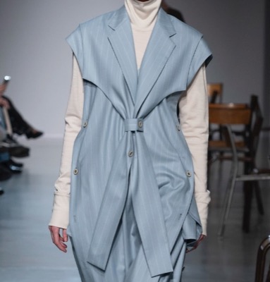 UJOH（ウジョー）ブルーのストライプ柄ジャケット