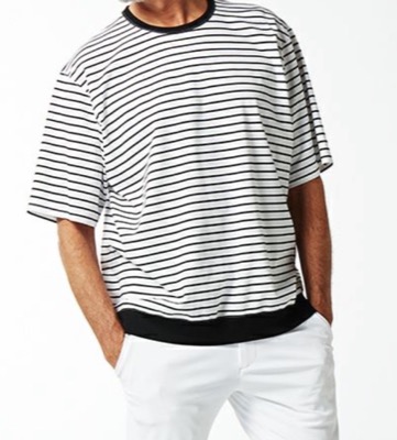 AKM(エイケイエム)ホワイトのボーダーTシャツ