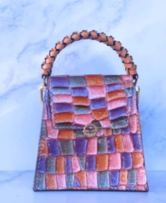 marilyn(マリリン)ピンク系のグラスレザーハンドバッグ