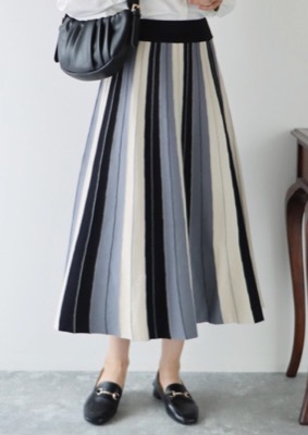 BLUEEAST（ブルーイースト）ネイビー系の配色ストライプニットスカート