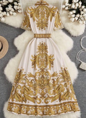 ホワイトxゴールドのドレス