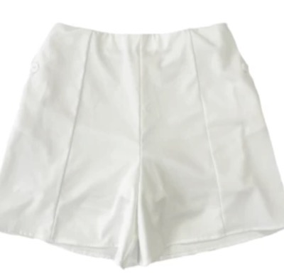 CLEAN CLASS（クリーンクラス）ホワイトのショートパンツ / 水着