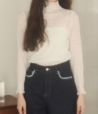 REMOON（リムーン）ホワイトのシアーシャーリングトップス