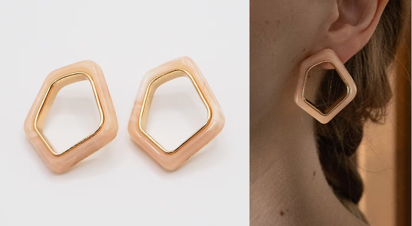 vatsurica(バツリカ)ピンクベージュのアクリルピアス