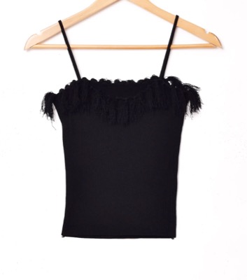 ブラックのキャミトップス