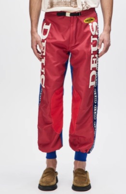 deuscustoms（デウスカスタムス）赤いプリントトラックパンツ