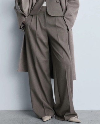 MANGO（マンゴー）ブラウンのパンツ