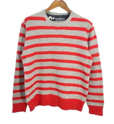 GAP(ギャップ)グレーxレッドのボーダーニット