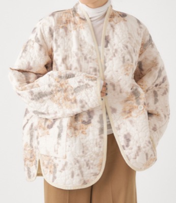 venit（ヴェニット）ホワイトの花柄キルティングジャケット