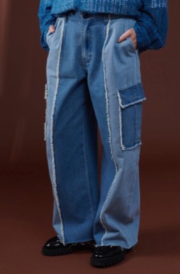 ONCILY（オンシェリー）ブルーのフリンジデニムパンツ