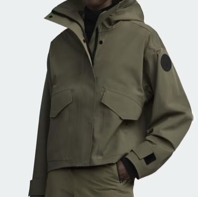 CANADA GOOSE（カナダグース ）カーキのフーディージャケット