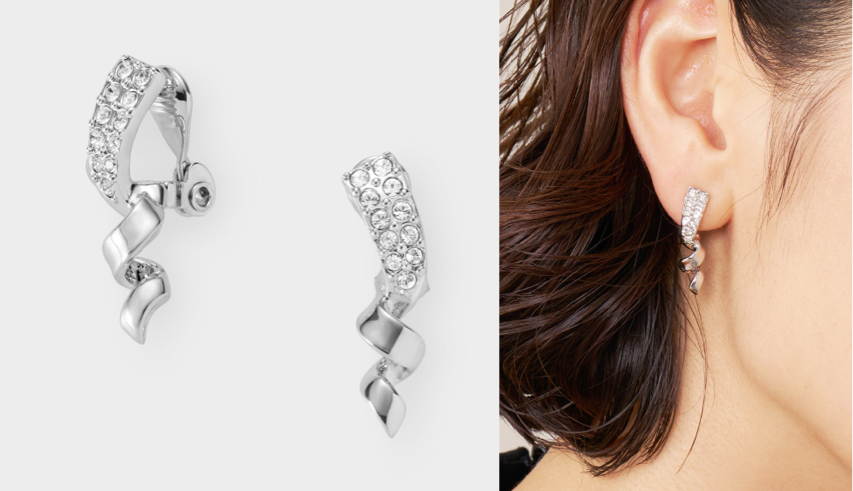 VENDOME BOUTIQUE（ヴァンドームブティック）シルバーxダイヤのリボンイヤリング