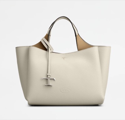 TODs（トッズ）ホワイトのトートバッグ