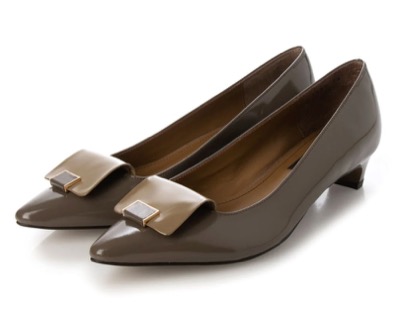 MACKINTOSH LONDON（マッキントッシュ ロンドン）ベージュ系のトゥモチーフパンプス 