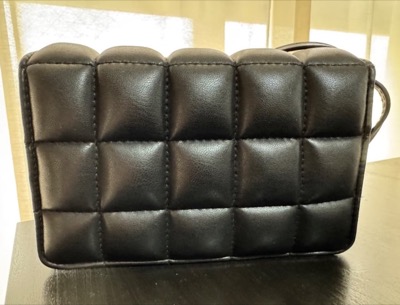 H&M（エイチアンドエム）ブラックのキルティングバッグ