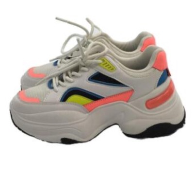 ZARA（ザラ）ホワイトの厚底スニーカー