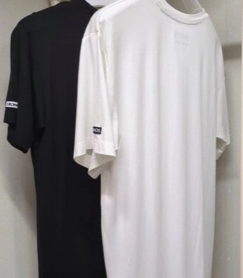 CRONOS（クロノス）ホワイトのTシャツ