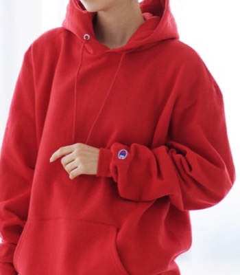 Champion（チャンピオン）赤いパーカー