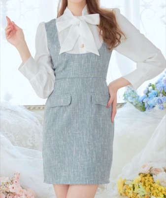 DAZZY（デイジー）
ブルーグレー系のミニドレス