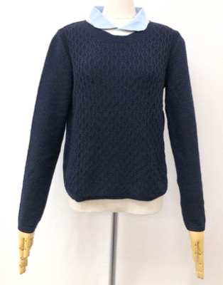 miumiu（ミュウミュウ）ネイビーの襟付きニット