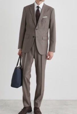 TAKEO KIKUCHI(タケオキクチ)ベージュのストライプスーツ