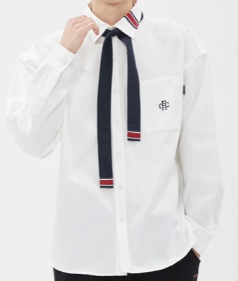 ROMANTIC CROWN（ロマンティック クラウン）ホワイトのシャツ