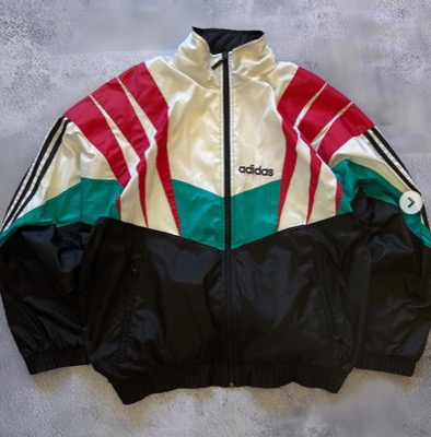 adidas(アディダス)ホワイトxブラックのトラックジャケット