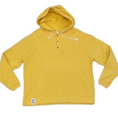 CHUMS(チャムス)イエローのパーカー
