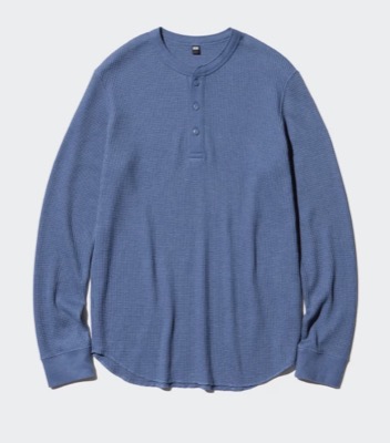 UNIQLO（ユニクロ）ブルーのヘンリーネックTシャツ