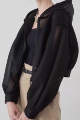 maison de Dolce.（メゾンドドルチェ）ブラックのシアーパーカー