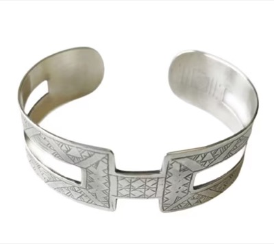 Vantique（ヴァンティーク）シルバーのブレスレット