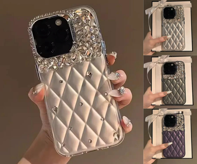 シルバーのキルティング風スマホケース