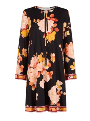 LEONARD SPORT（レオナールスポーツ）ブラックのフラワードレス