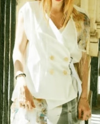 Natsumi Okumura（ナツミオカムラ）ホワイトのノースリジャケット