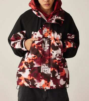 A BATHING APE（ア・ベイシング・エイプ）赤いカモフラ柄ジャケット