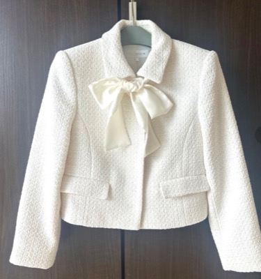 ZARA（ザラ）オフホワイトのショート丈ジャケット