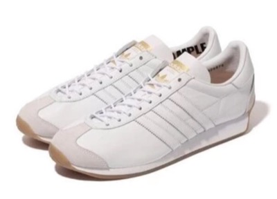 adidas(アディダス)ホワイトのスニーカー