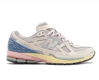 New Balance(ニューバランス)ホワイトのスニーカー