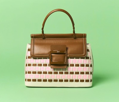 Roger Vivier(ロジェ ヴィヴイエ)ブラウンxホワイトxピンクのハンドバッグ